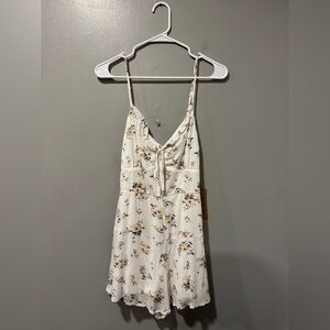 NWT She + Sky Floral Romper Size Small